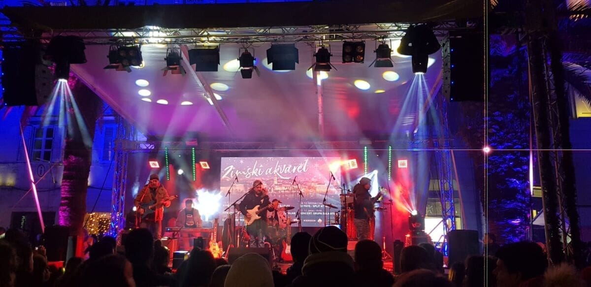 KRCATA RIVA Grupa Dalmatino ugrijala Splićane popularnim hitovima