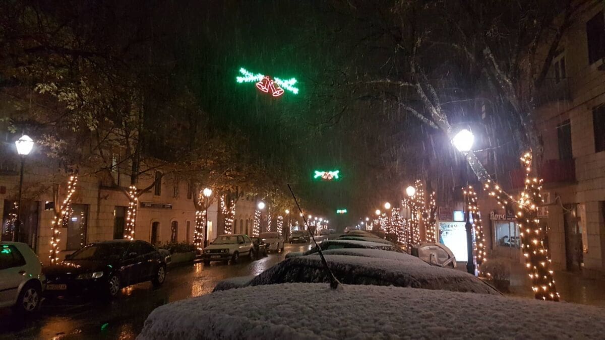 OVO SE ZOVE BOŽIĆNI UGOĐAJ Pogledajte imotsku snježnu čaroliju koju je snimio mladi fotograf