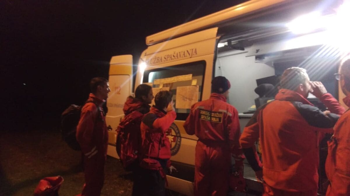 HGSS već drugi dan traga za nestalom staricom iz Muća