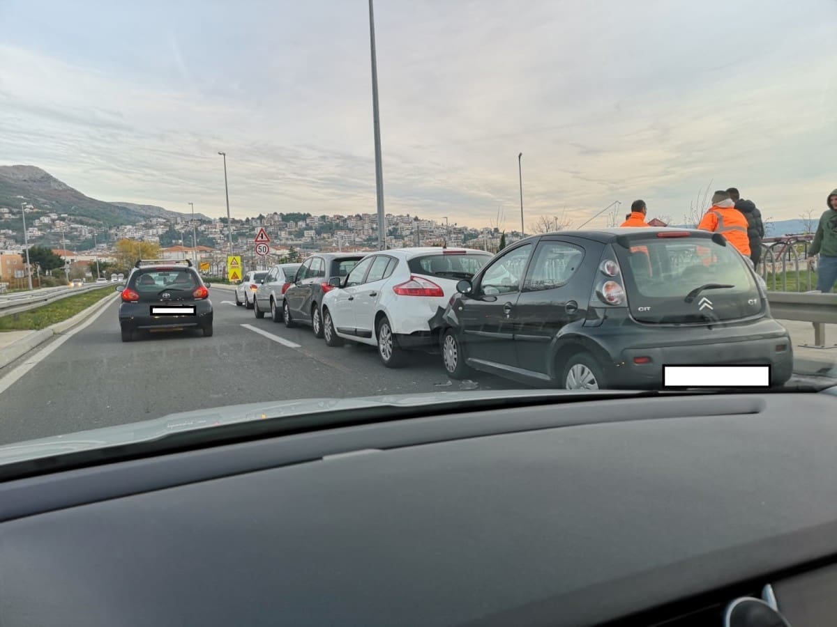LANČANI SUDAR U STOBREČU Promet se odvija otežano