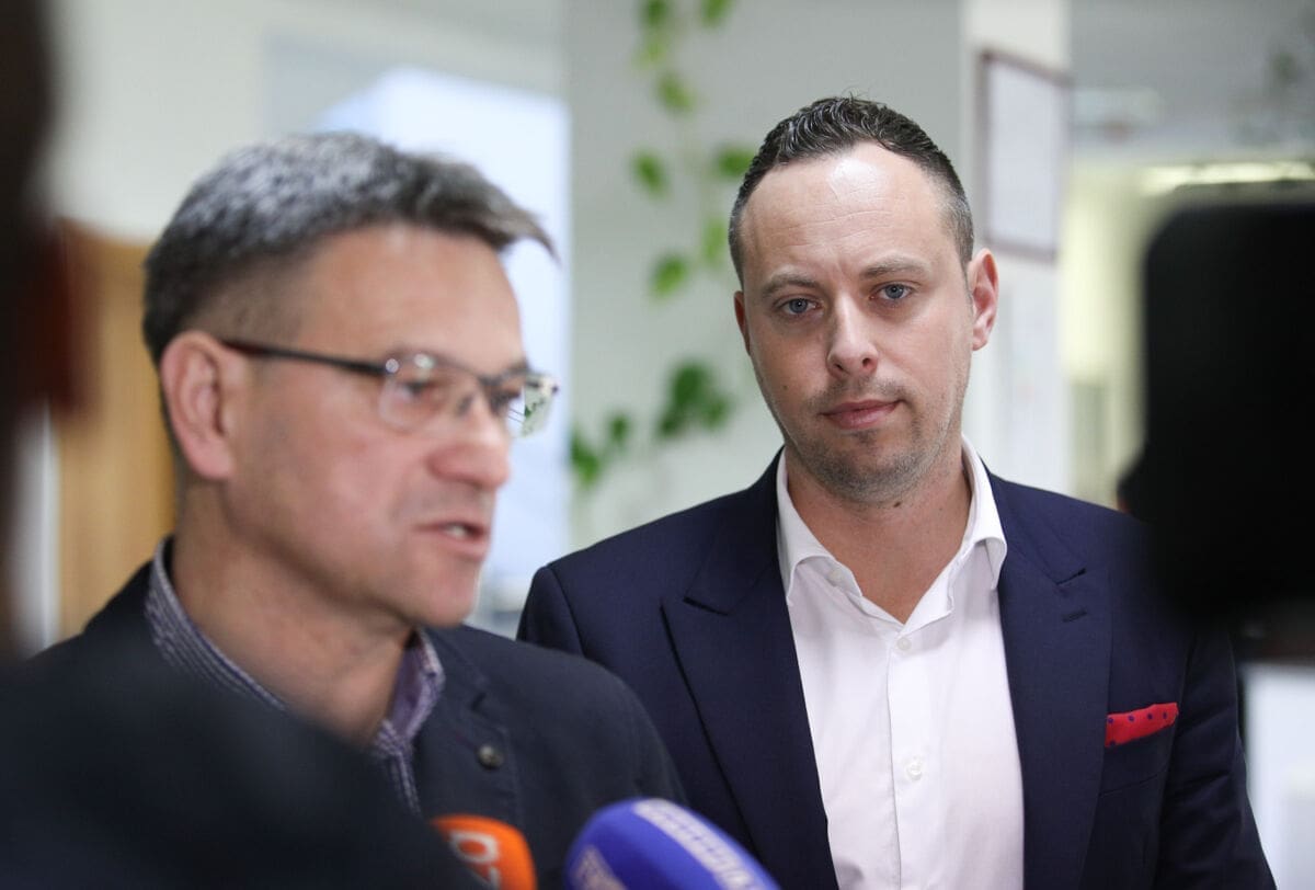 solin-ad-plastik-racunala (1)