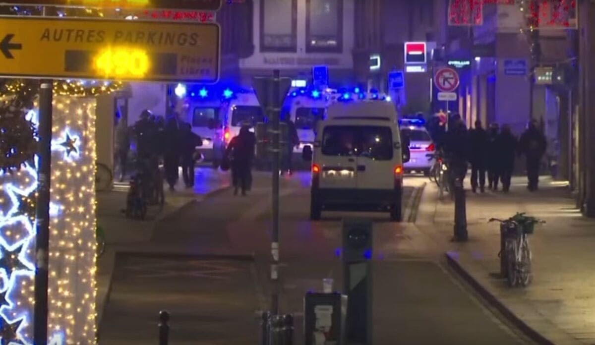 Krvavi napad u Francuskoj: Najmanje četvero ubijenih, 11 ranjeno, centar Strasbourga evakuiran!