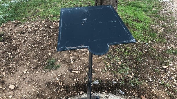 SINJSKI VANDALI PONOVNO NAPADAJU Uništili vrijedan projekt Turističke zajednice