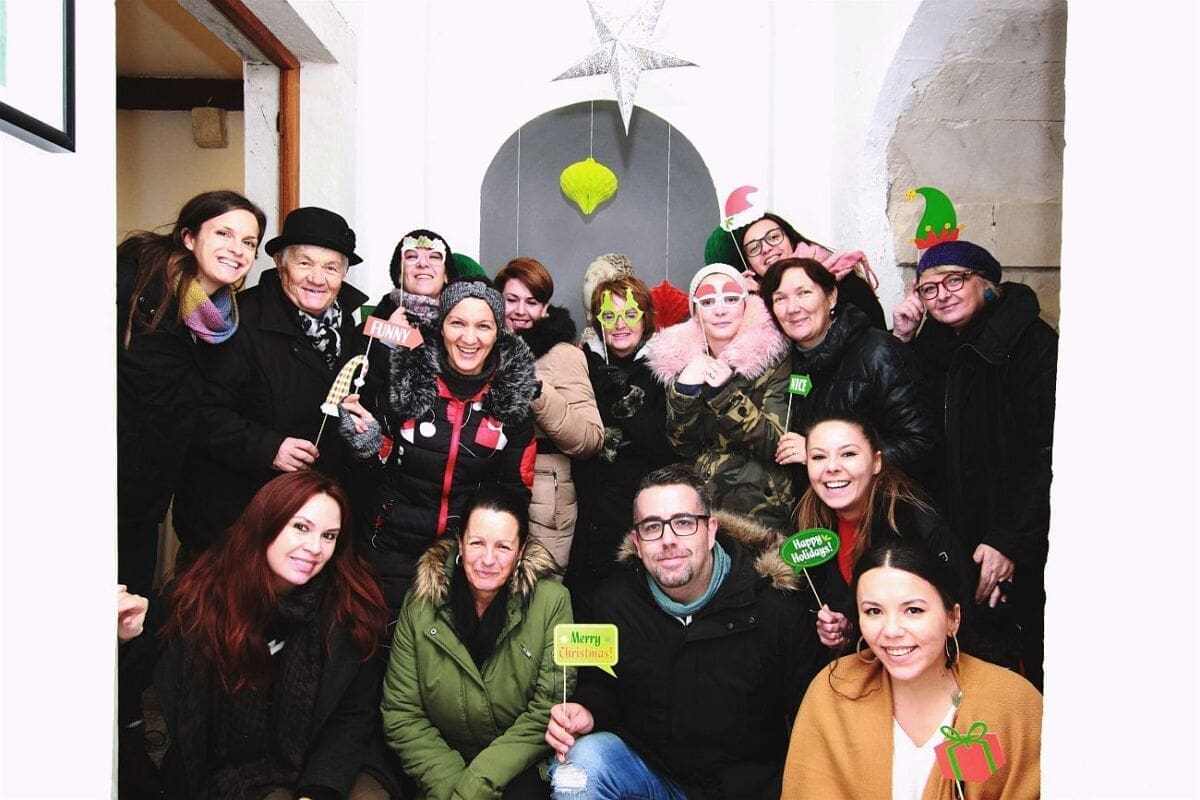 Otvoren Božićni sajam rukotvorina u Trogiru