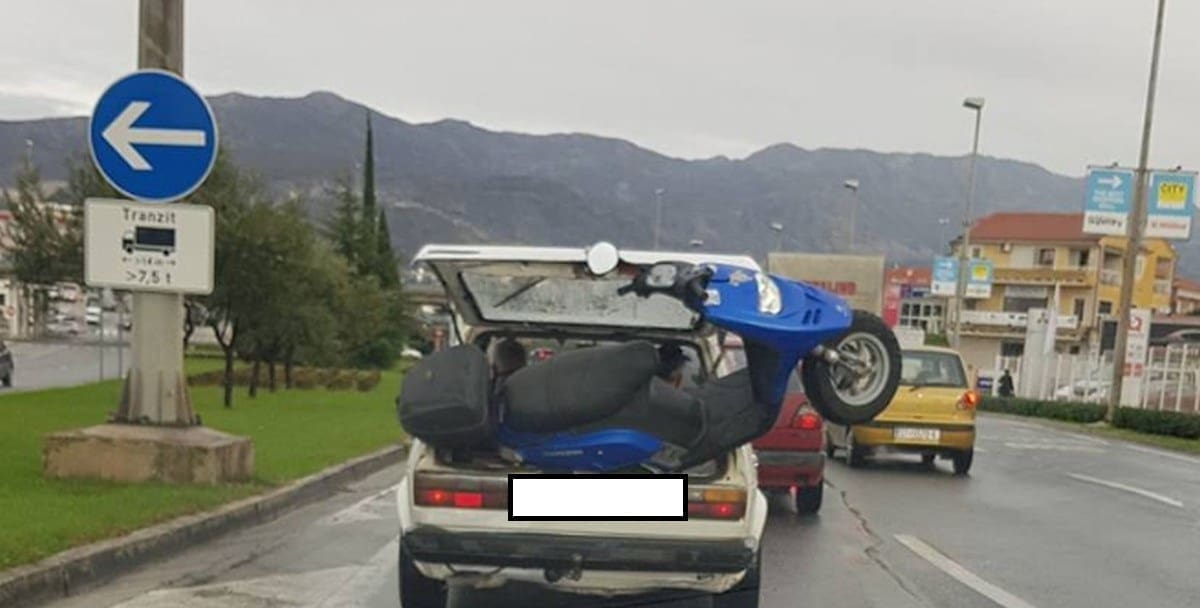 Samo u Splitu: U Golfa 1 ubacio - skuter