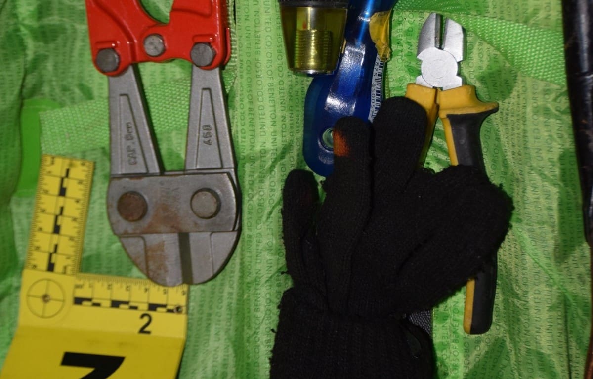 Split: provalili u ljekarnu i ugostiteljske objekte, meta alkohol i novac