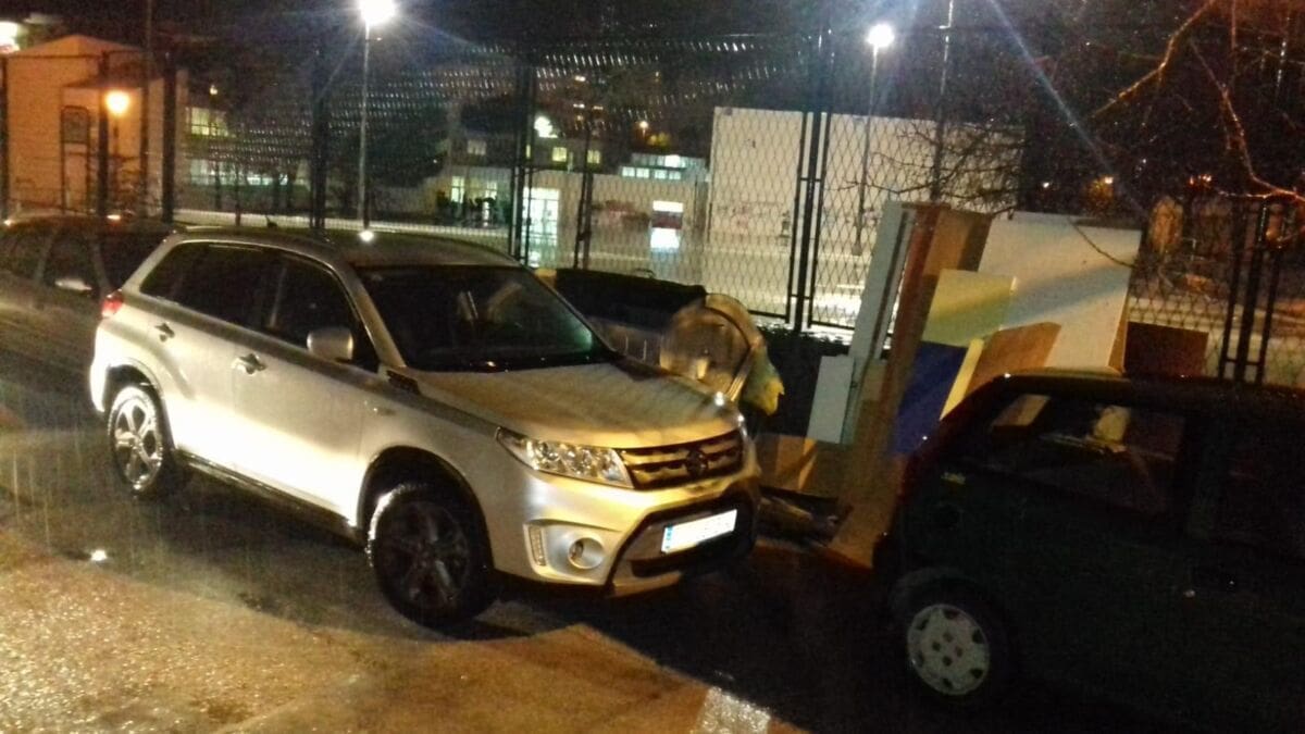 KAKVA NEKULTURA U SPLITU! "Moraš bit' Sergej Bubka da bi priko ovog auta dobacija do kontejnera"