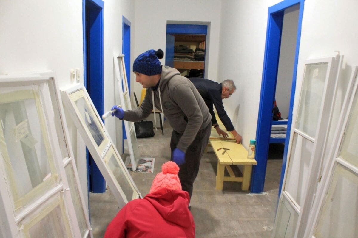 Održana prva ovogodišnja radna akcija na planinarskom domu na Mosoru: Evo što su volonteri napravili ovog vikenda