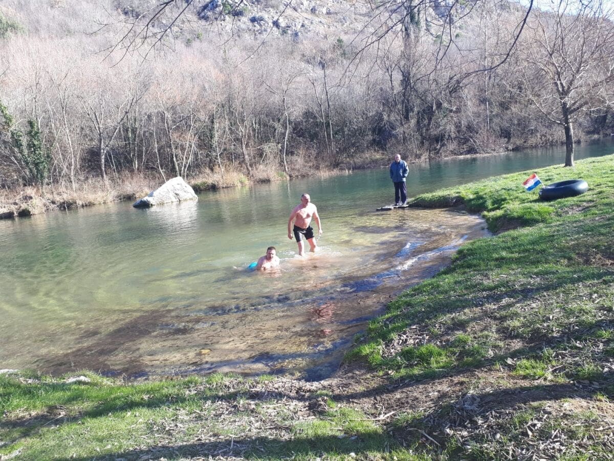 lakomi-avanturisti-cetina-skok-trnbusi(1)