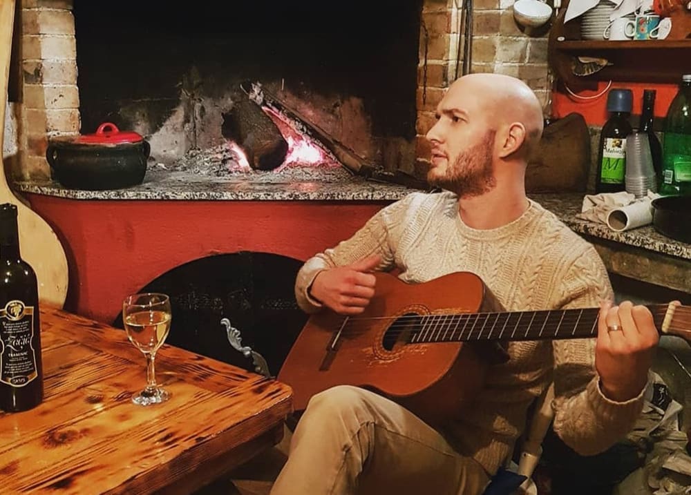 "VAGABUNDU" Marko Škugor snimio novu himnu Dalmacije