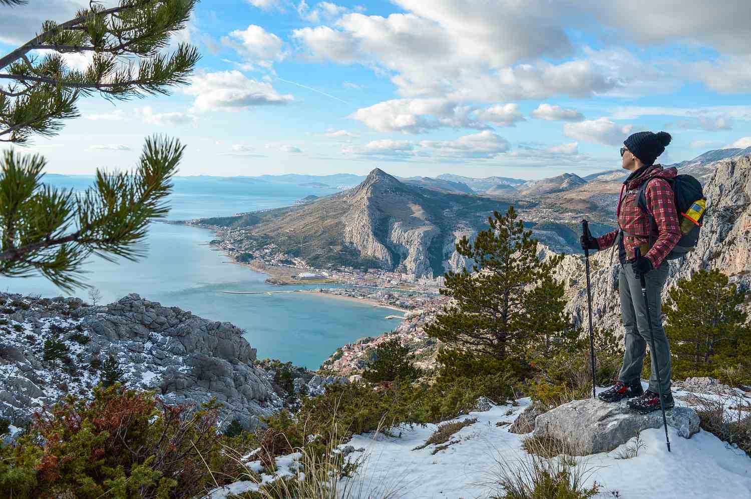 ODUŠEVIO FOTOGRAFIJAMA Čarobna fotogalerija sa snježnog vrha Omiške Dinare: Pogled na Omiš, Cetinu, otoke...