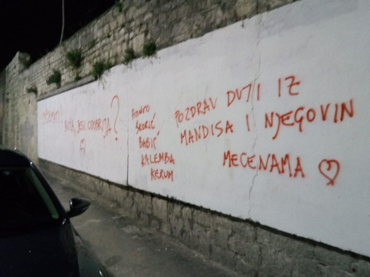 Grad obećao uklanjanje ilegalnih plakata iz jezgre, ali "sve je isto k'o i lani"