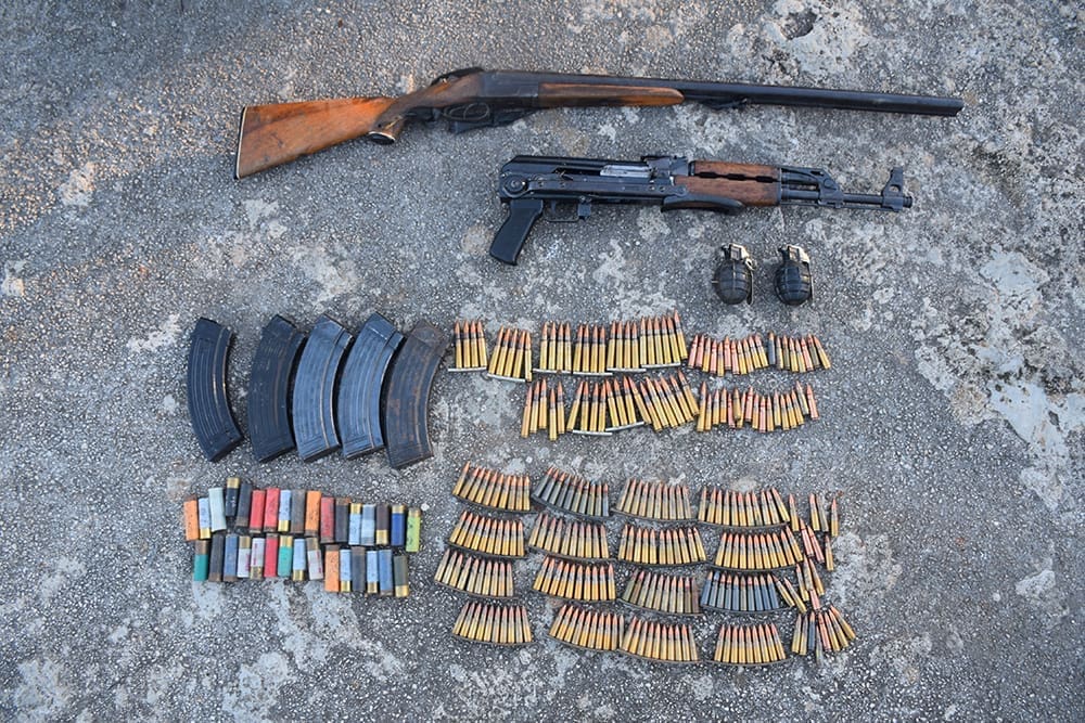 Građanin policiji predao arsenal oružja