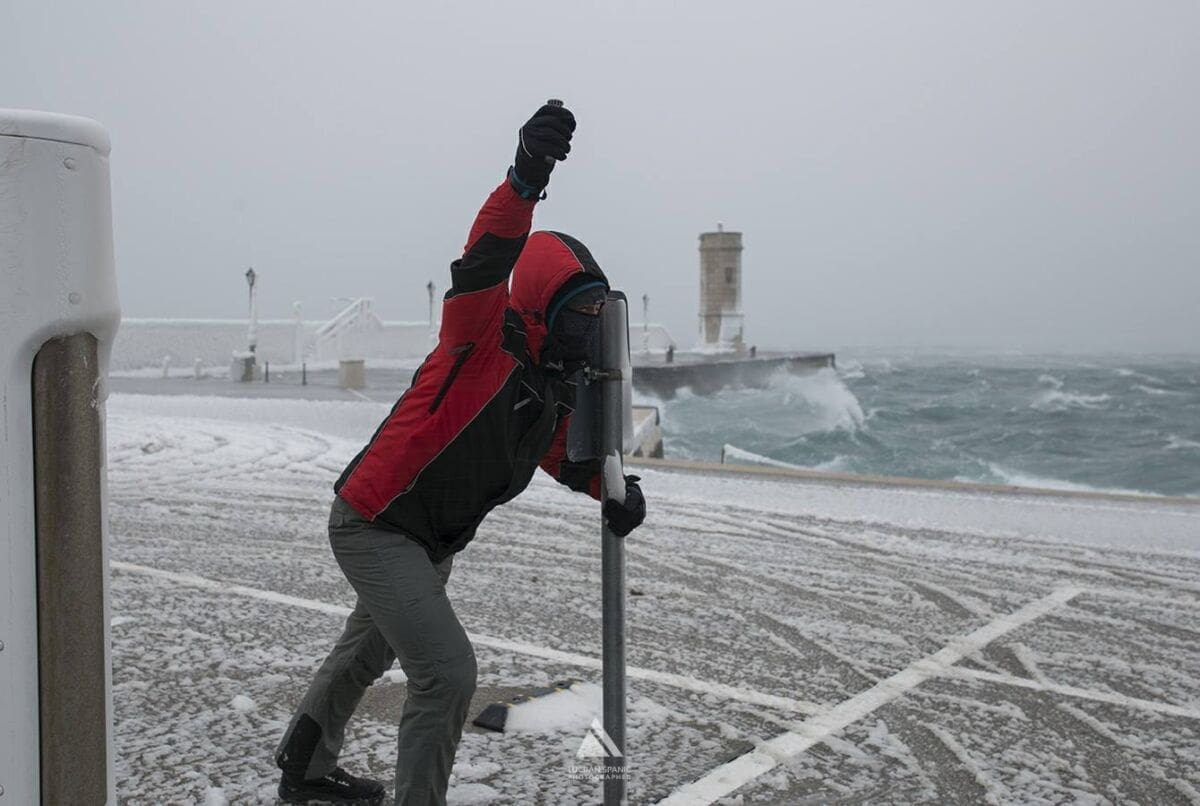 Lovci na oluje danas na jednoj lokaciji na Jadranu izmjerili udar bure 189 km/h!