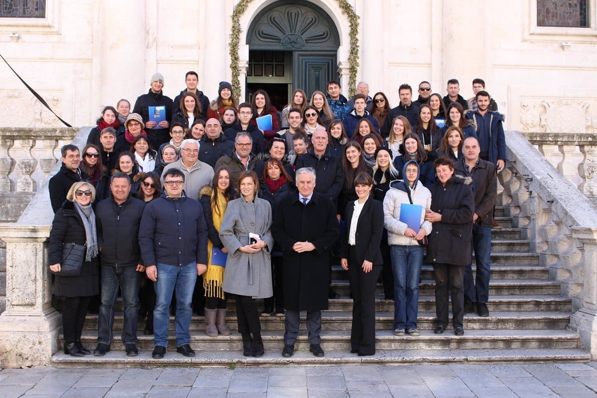 Dubrovačko-neretvanska županija podijelila stipendije za darovite učenike i studente u deficitarnim zanimanjima