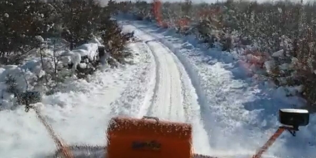 KAD JE TEŠKO, ONI SU TU Splitski vatrogasci pomogli u čišćenju ulica na području Trilja