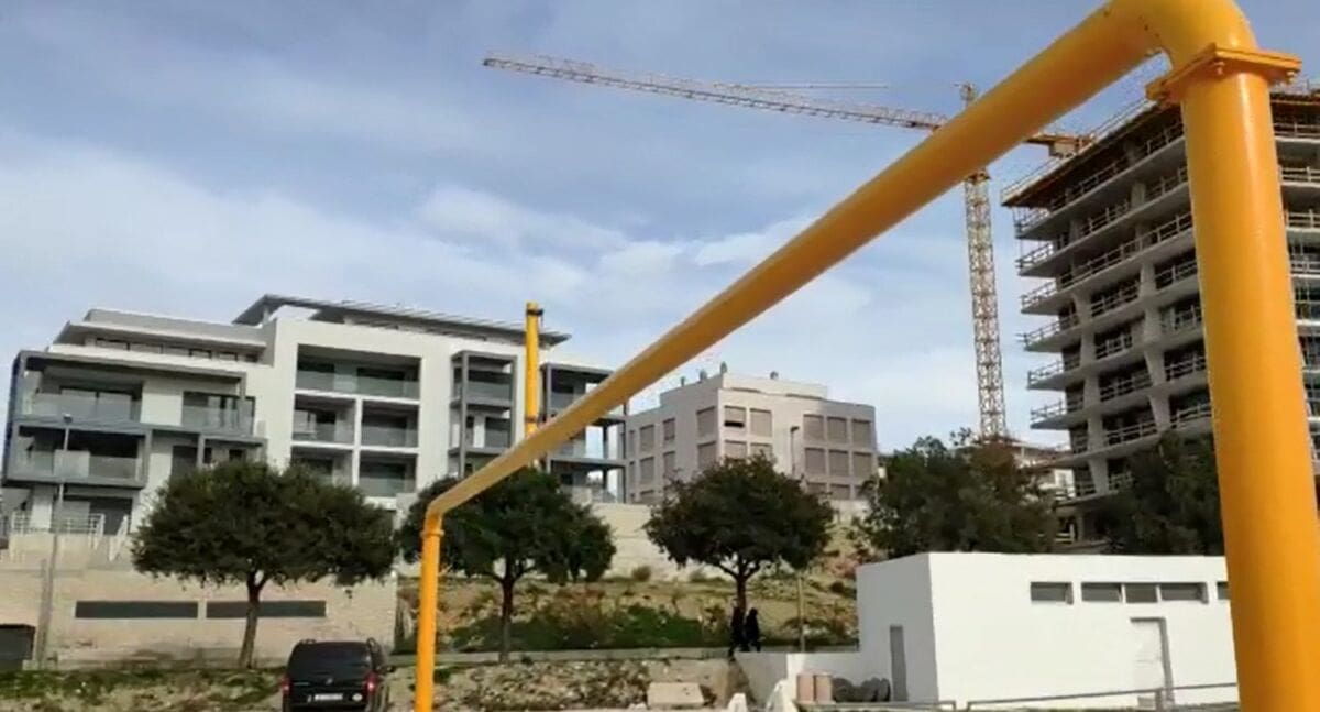 Pogledajte kako se njiše i vibrira željezni branik na Žnjanu: "Izgleda kao da će svaki tren pasti"