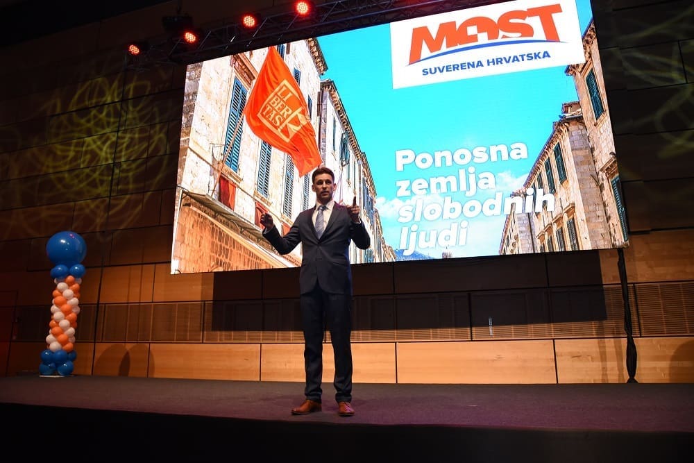 BOŽO PETROV: Svaki je pojedinac važan za bolju budućnost Hrvatske i zato vjerujte sebi, vi ste svjetionik