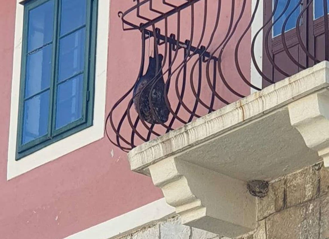 Bura u Žrnovnici: Evo kako se čovjek snašao i okrenuo olujni vjetar sebi u korist