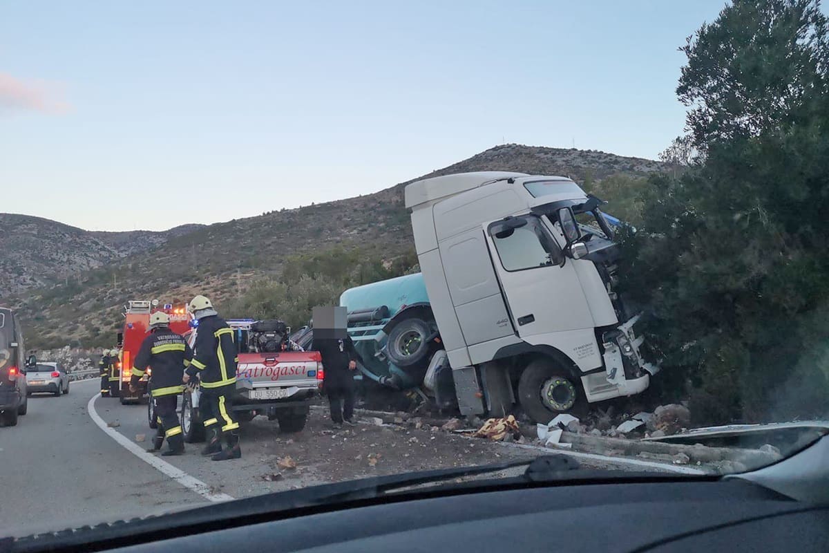 TEŠKA PROMETNA NA MAGISTRALI Jedna osoba smrtno stradala