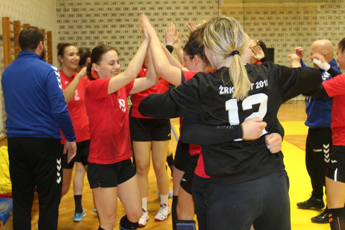 PETA POBJEDA ZAREDOM: Na krilima Hajdukovih pjesama rukometašice Splita 2010 potopile i Trešnjevku