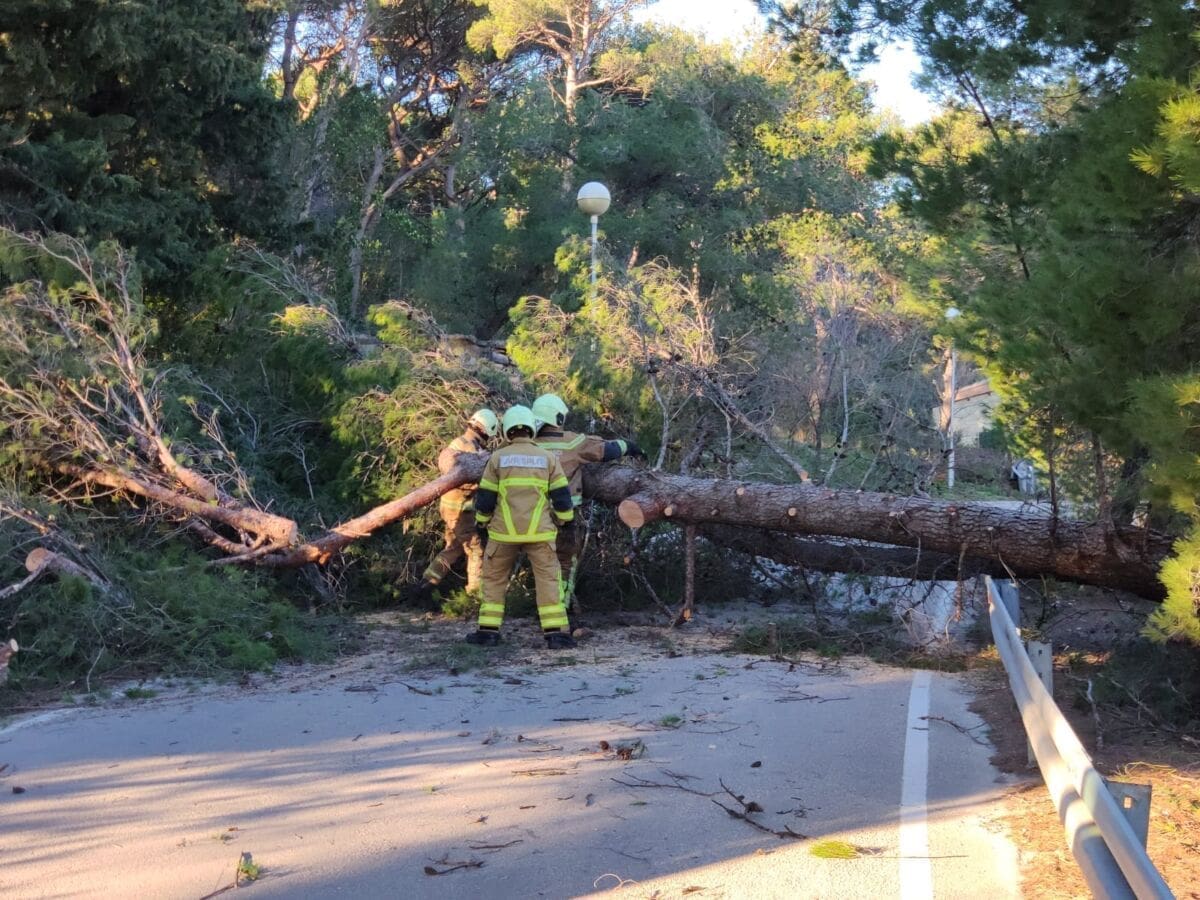 split_bura_kaos_steta (1)