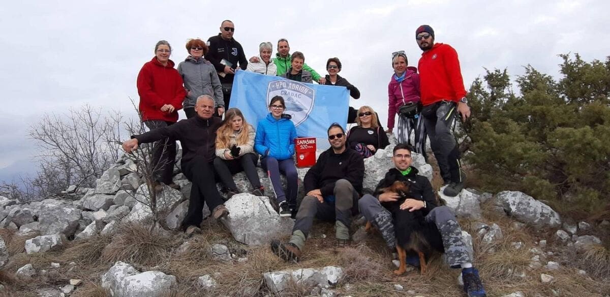 "VRHOVI ADRIONA" Gradac će dobiti planinarsku obilaznicu, gradit će se i planinarska kućica
