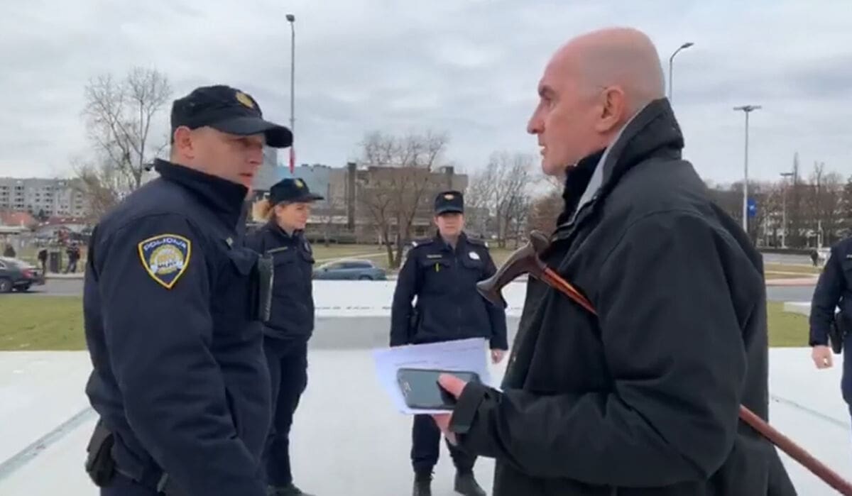Erceg nakon presude otišao do spomenika Tuđmanu, dočekali ga policajci