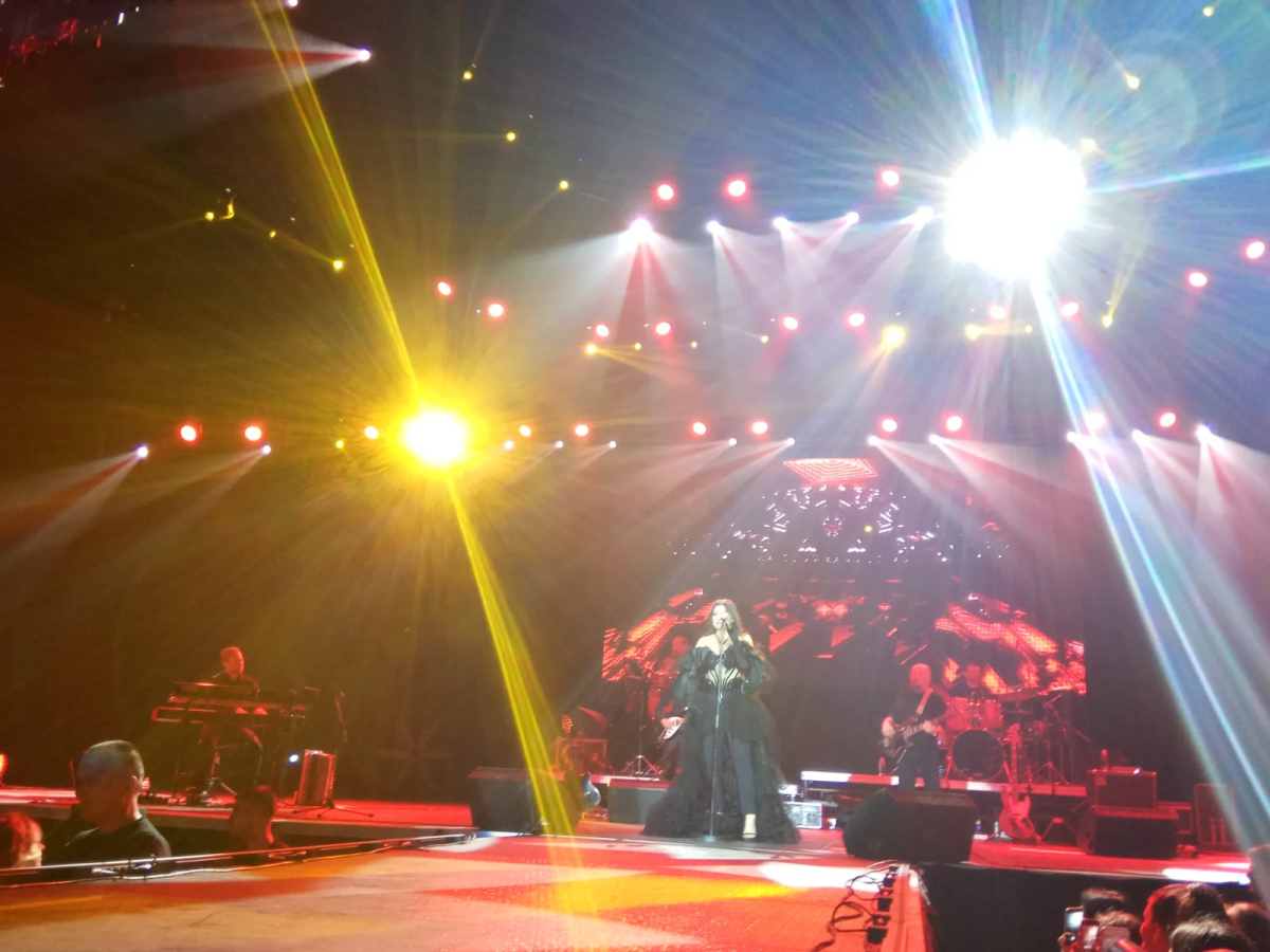 Nina Badrić napunila Spaladium Arenu i odmah zapalila publiku!