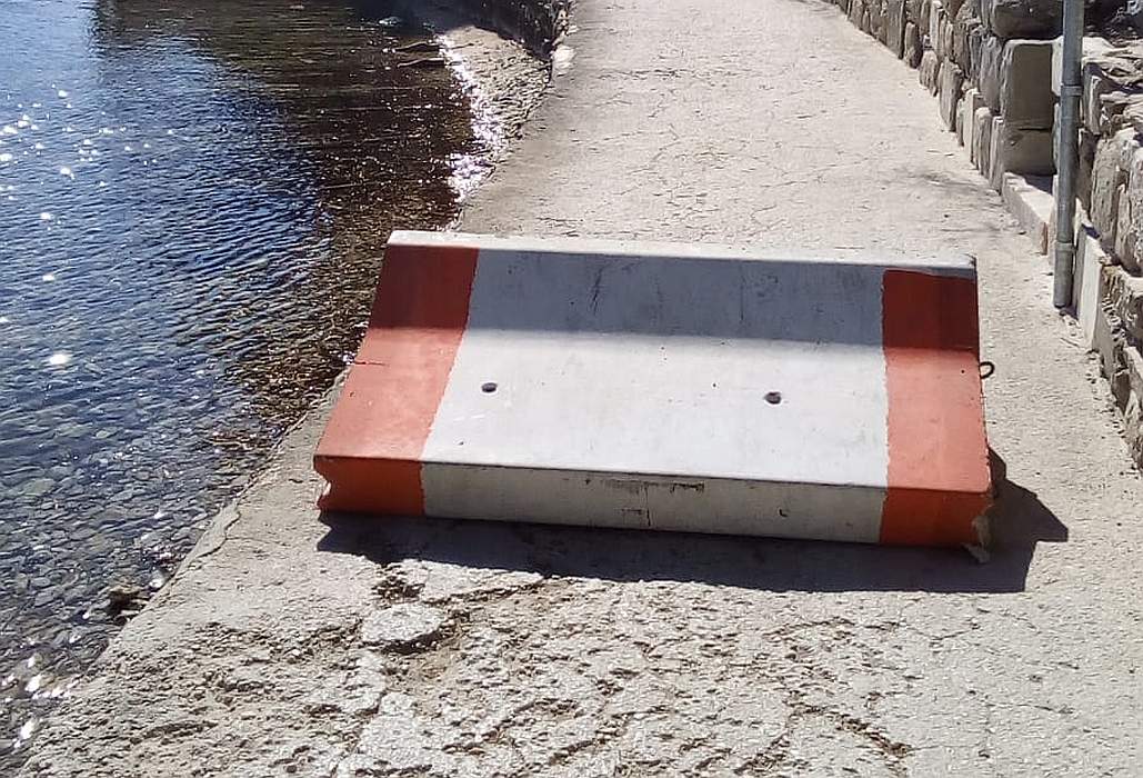 Nije bura: Nekom se ne sviđaju betonske zapreke na Firulama