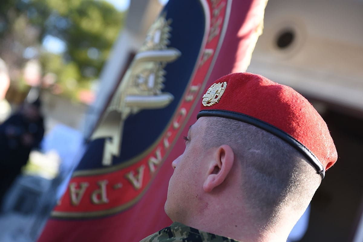 Svečana ceremonija uručenja beretki pripadnicima Bojne Pauci