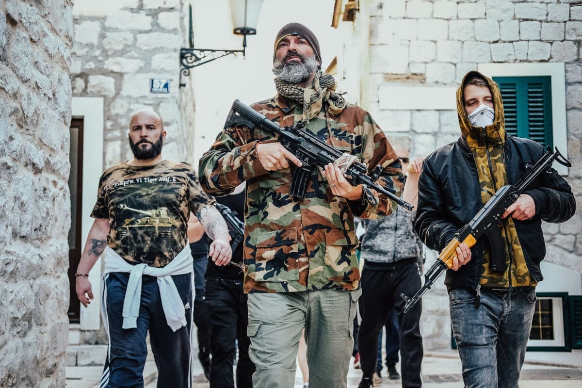 "Izađimo na ulicu, pokažimo im ku*****" PREMIJERA Bađun i Grše izbacili spot za pjesmu "Resistencia", prvi komentari izvrsni