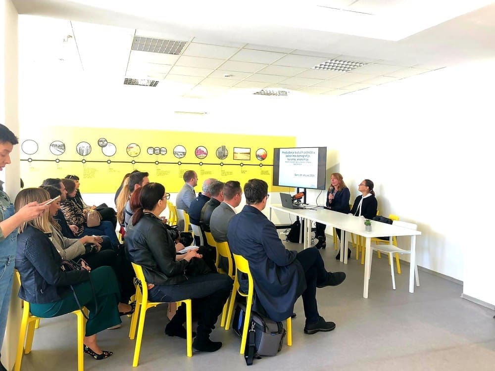 Predstavljena studija "Predviđanja budućih potreba u sektorima demografije, turizma i ekonomije"