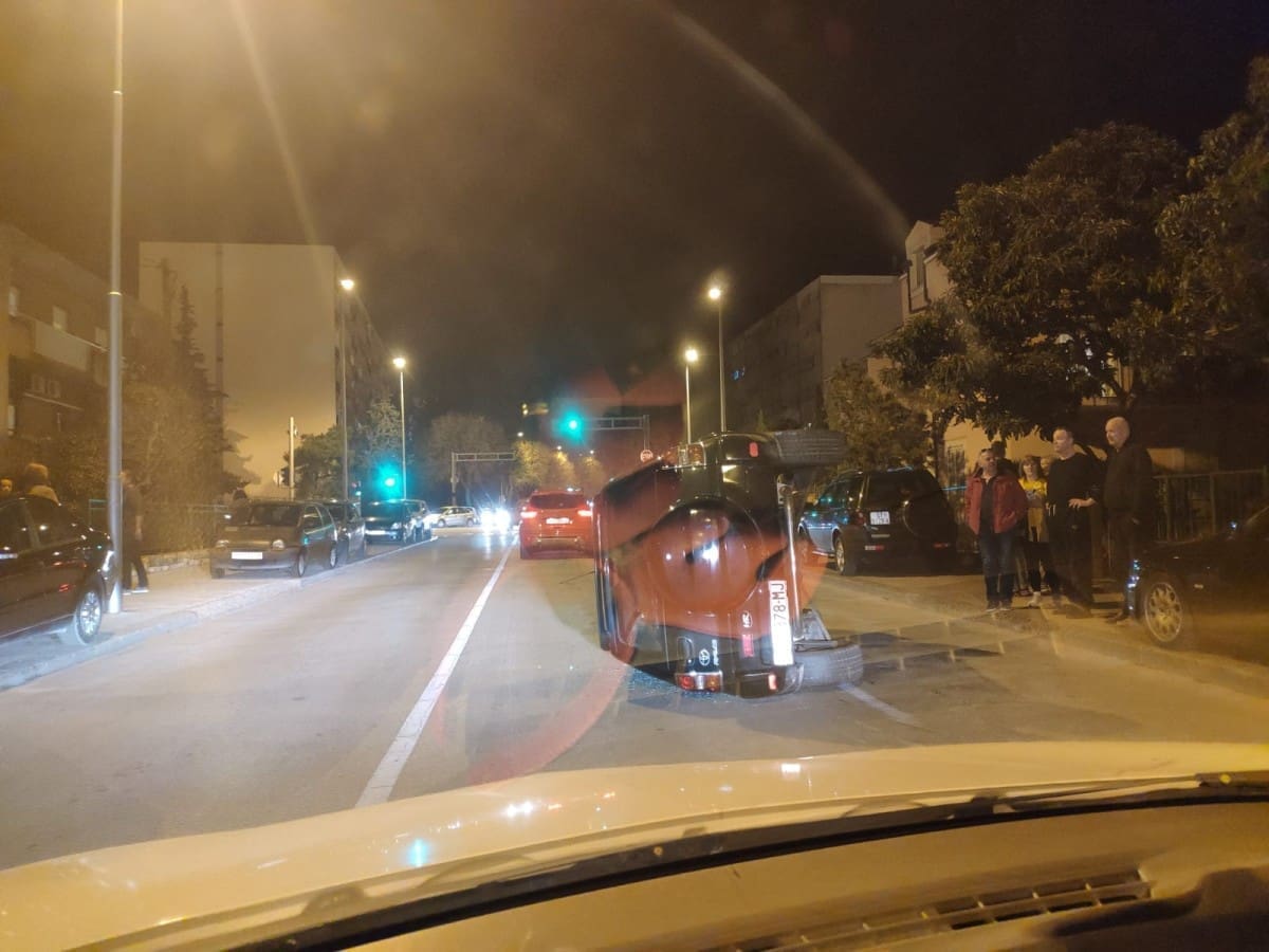 PREVRTANJE AUTOMOBILA U KRANJČEVIĆEVOJ Na mjestu događaja veće gužve