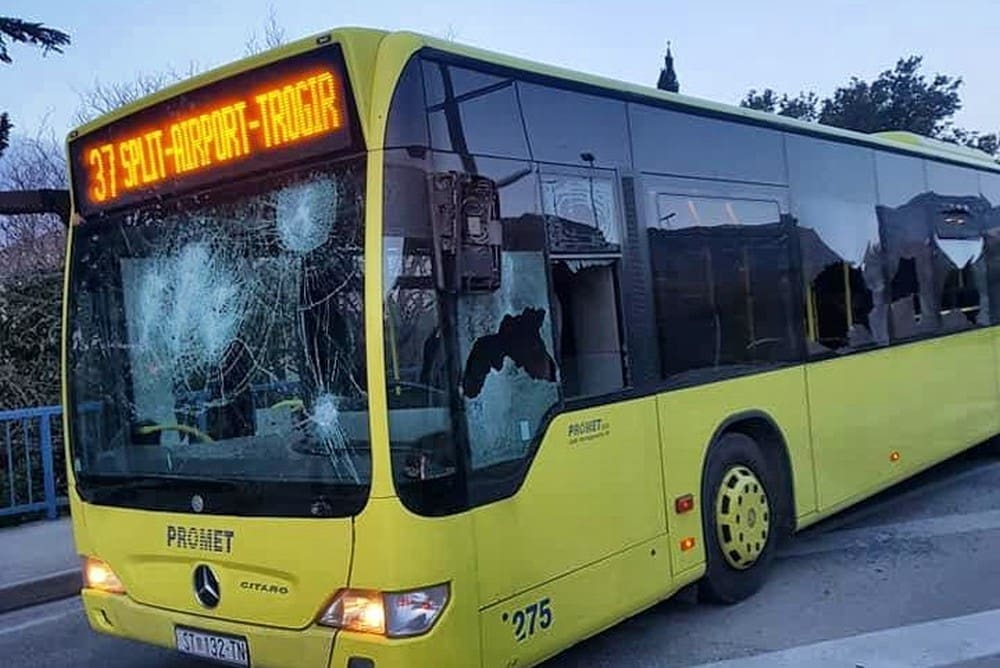 NOVI NAPAD NA PROMETOVA VOZAČA Unosio mu se u lice, prijetio da će ga ubiti i objaviti to na Facebook-u