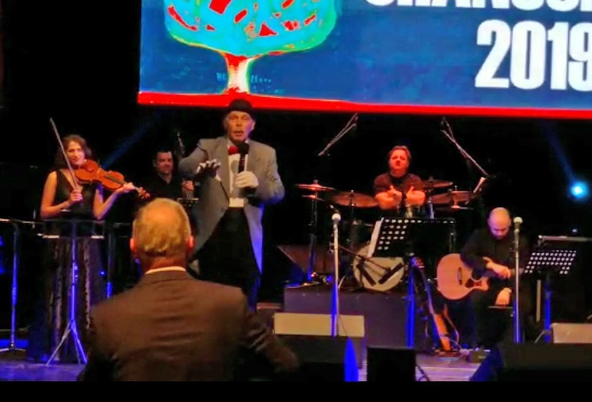 ŠALA LA CHANSON 2019. Gradonačelnik Krstulović Opara se dobro zabavio u kazalištu: "Naučija san bit krnje"