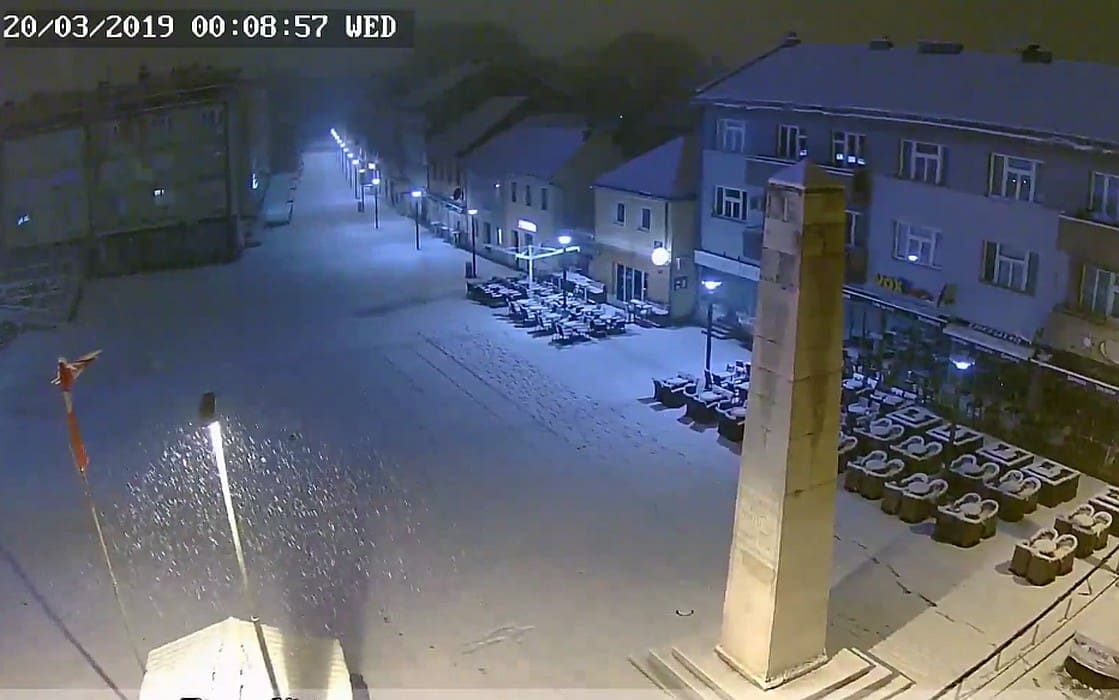 KAO USRED ZIME Gust snijeg pada u susjednoj BiH, zabijeli se Livno, Kupres, Blidinje...