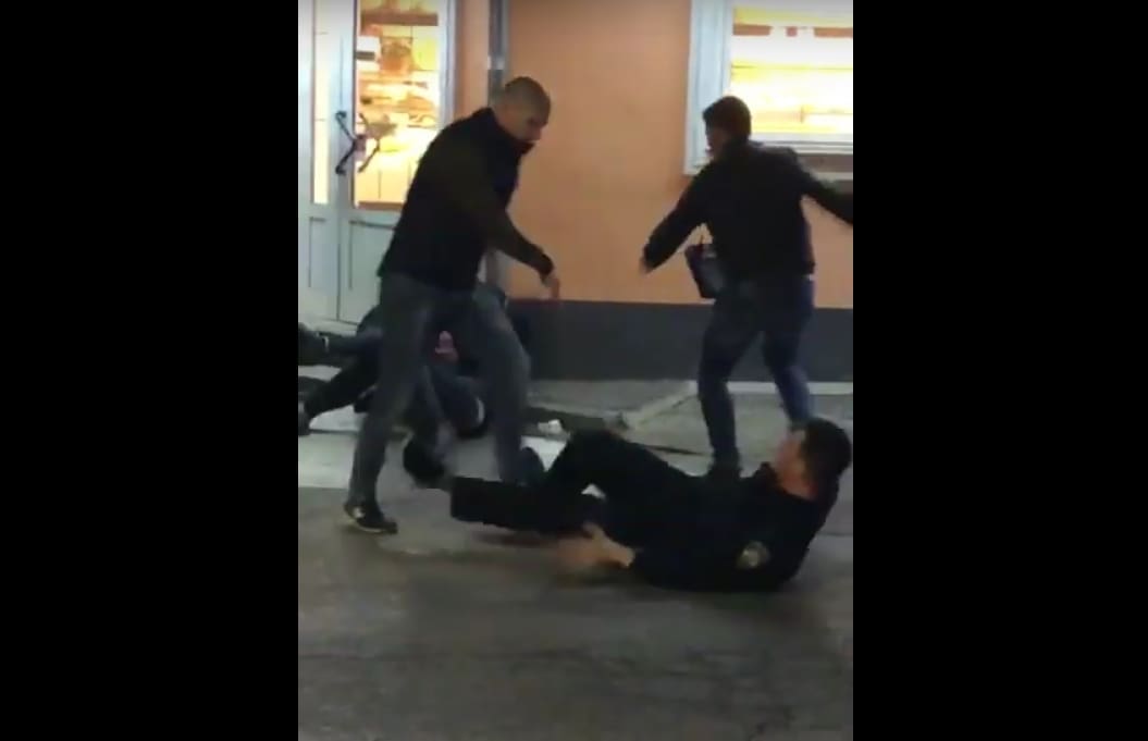 Primili ste video u kojem navijači mlate "policajce"? Evo o čemu se radi
