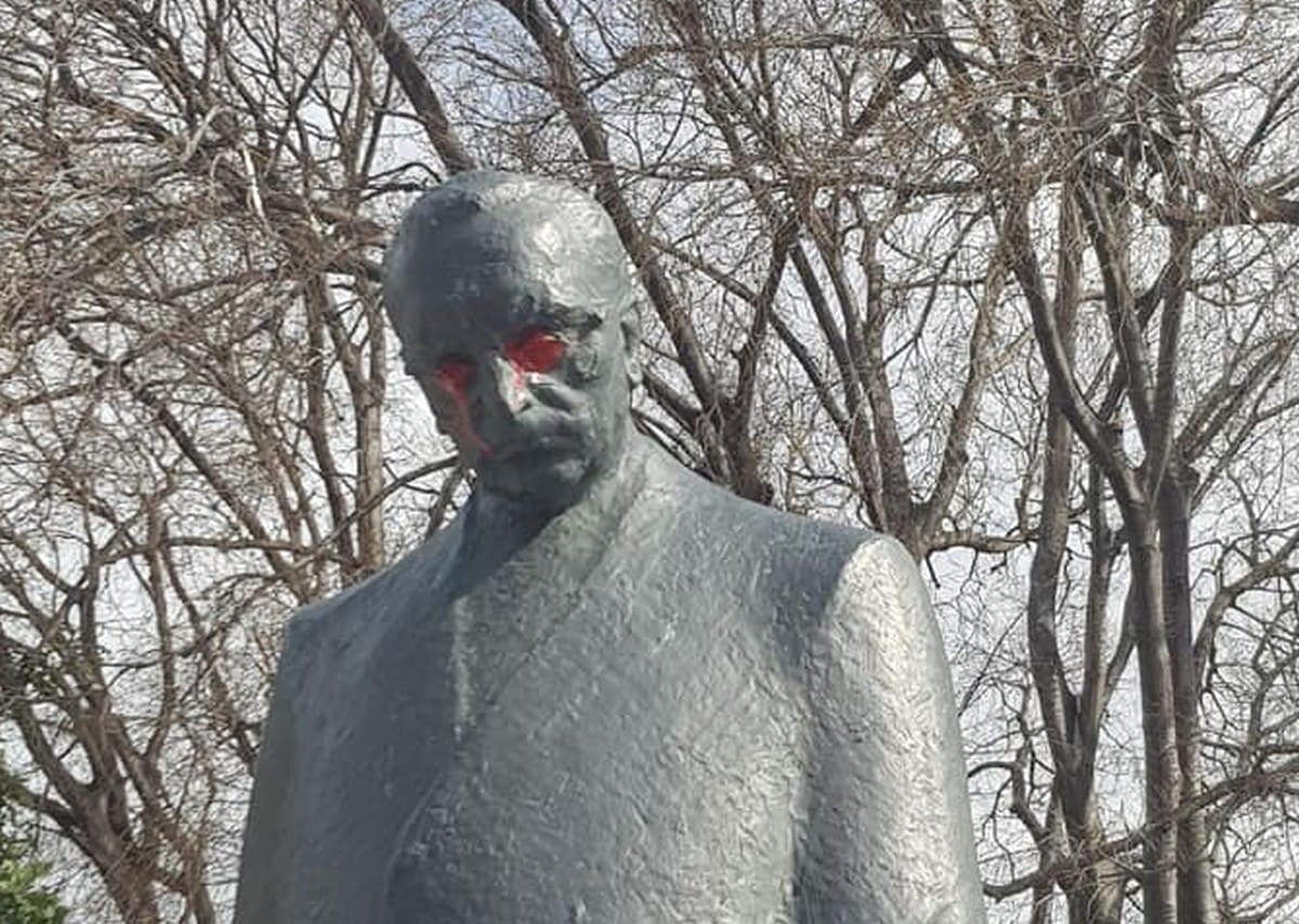 Oskvrnut Tuđmanov spomenik na Rivi, Matijević: "I Tuđmanu se plače kad vidi šta mu HDZ radi od Splita"