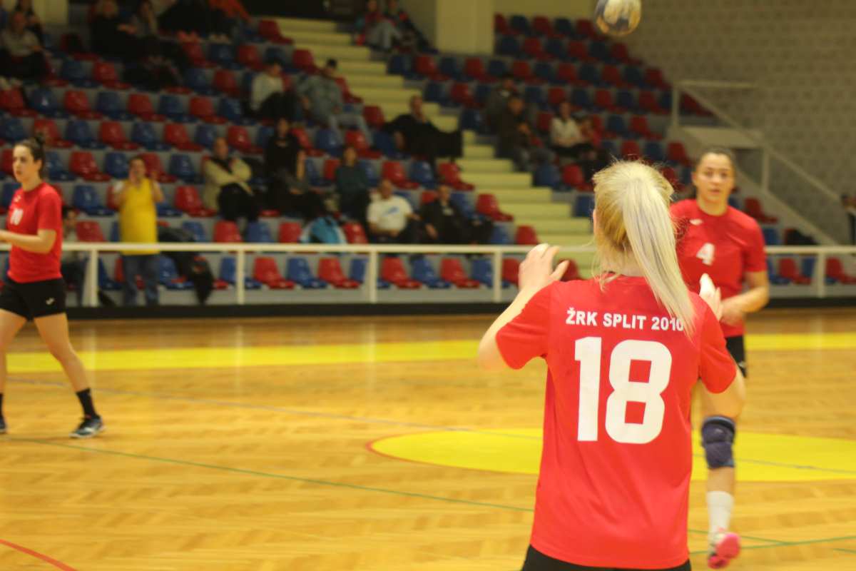 POČELA PRVA LIGA: Rukometašice Splita 2010 'izgarale u Čakovcu', zamalo slavile protiv Zrinskog