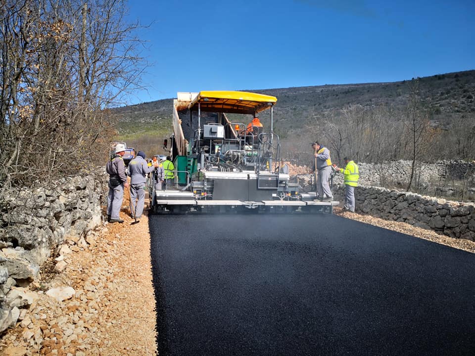 Radi se na cesti Krstatice - Slivno, ŽUC poziva vozače da koriste obilazne pravce