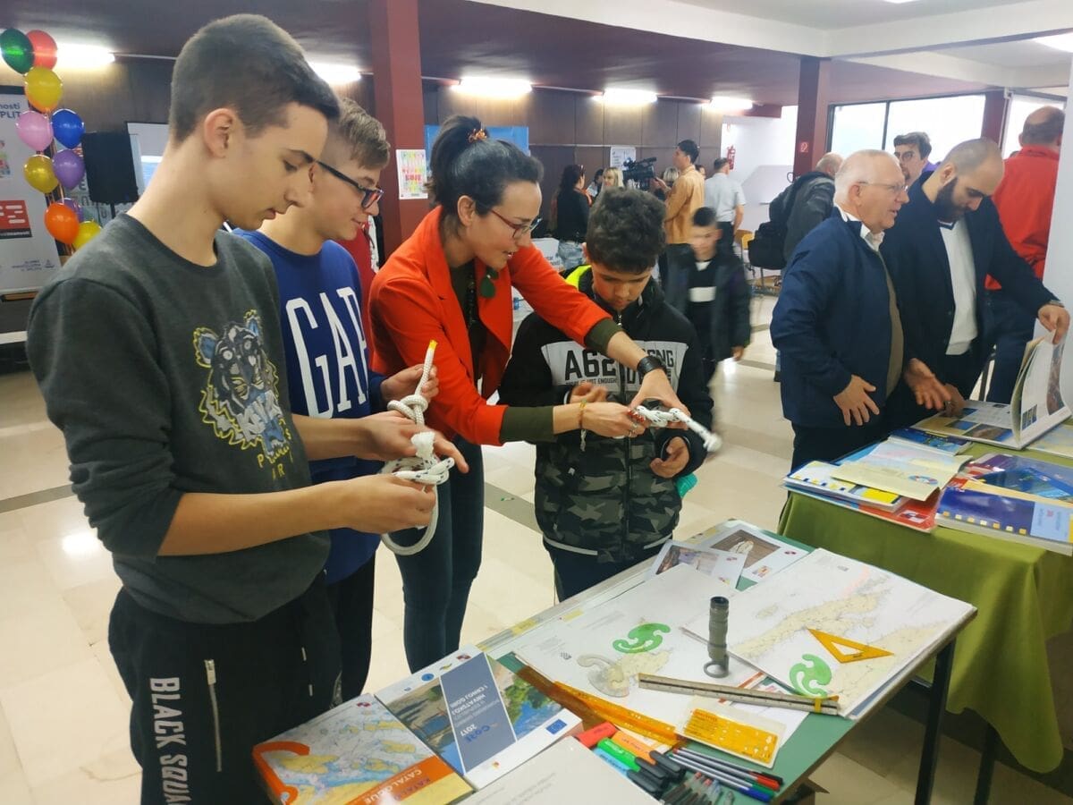 U Splitu počeo 17. Festival znanosti, pogledajte koji šušur već vlada na FESB-u!