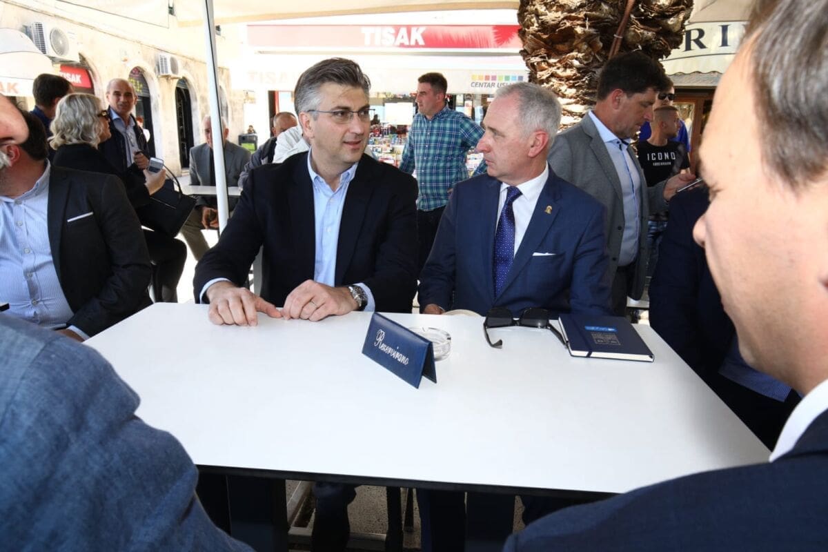 Opara i Plenković se sutra sastaju u Banskim dvorima