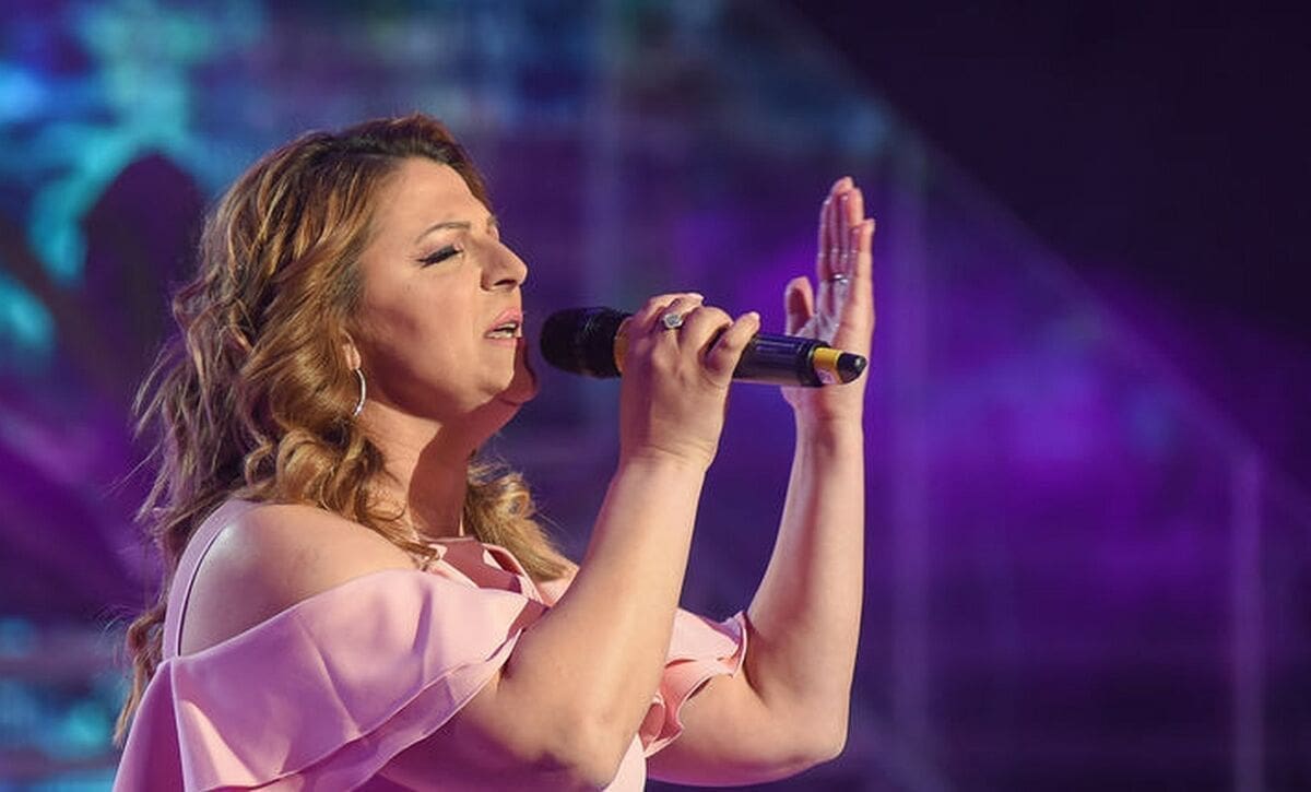 KATA DIZALICA U "Zvijezde" stiže žena koja radi na dizalici, a u karijeri joj pomaže Vuco!