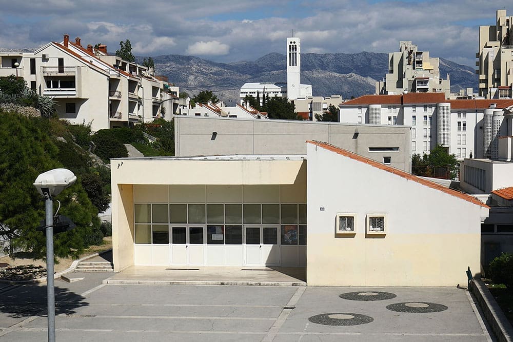 "OBITELJSKA ATMOSFERA" U OŠ TRSTENIK Među stotinama kandidata posao dobila ravnateljičina kći