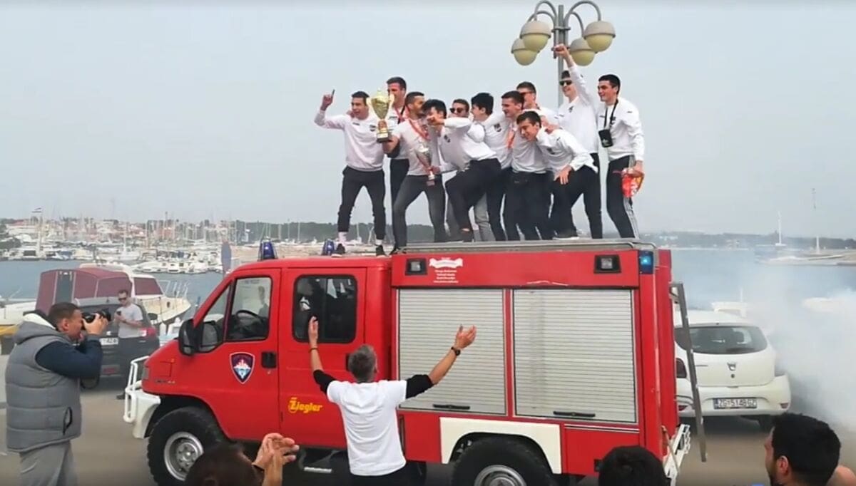 FEŠTA U VODICAMA Klub nastao u spomen napoginule kornatske heroje postao viceprvak države