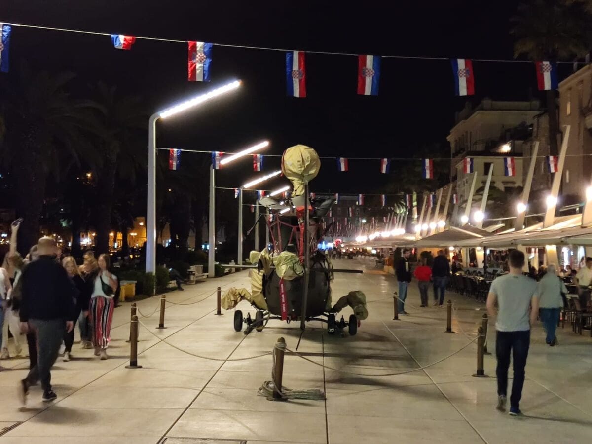 PLIJENI POGLEDE PROLAZNIKA Kiowa Warrior na Rivi, pogledajte lanjsko spektakularno slijetanje