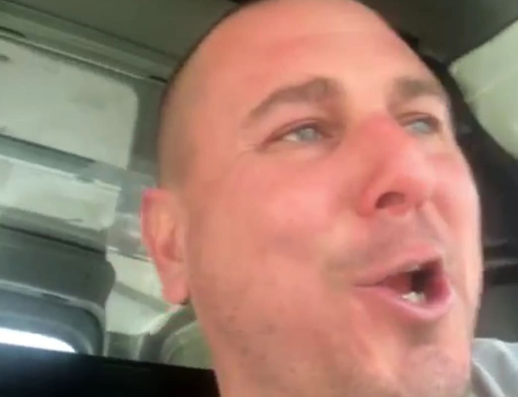 Vidno alkoholizirani Žorž: "Amigosi, evo nas. Razbija san se ka lučki radnik"