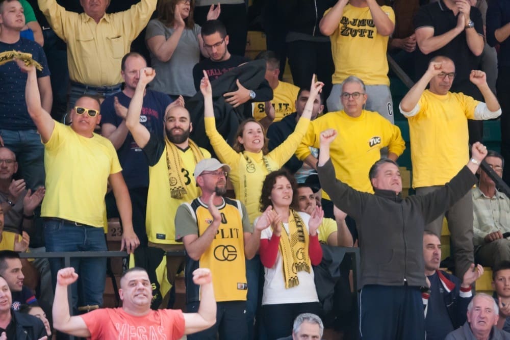 Pogledajte pravu navijačku atmosferu na utakmici Splita protiv Cibone