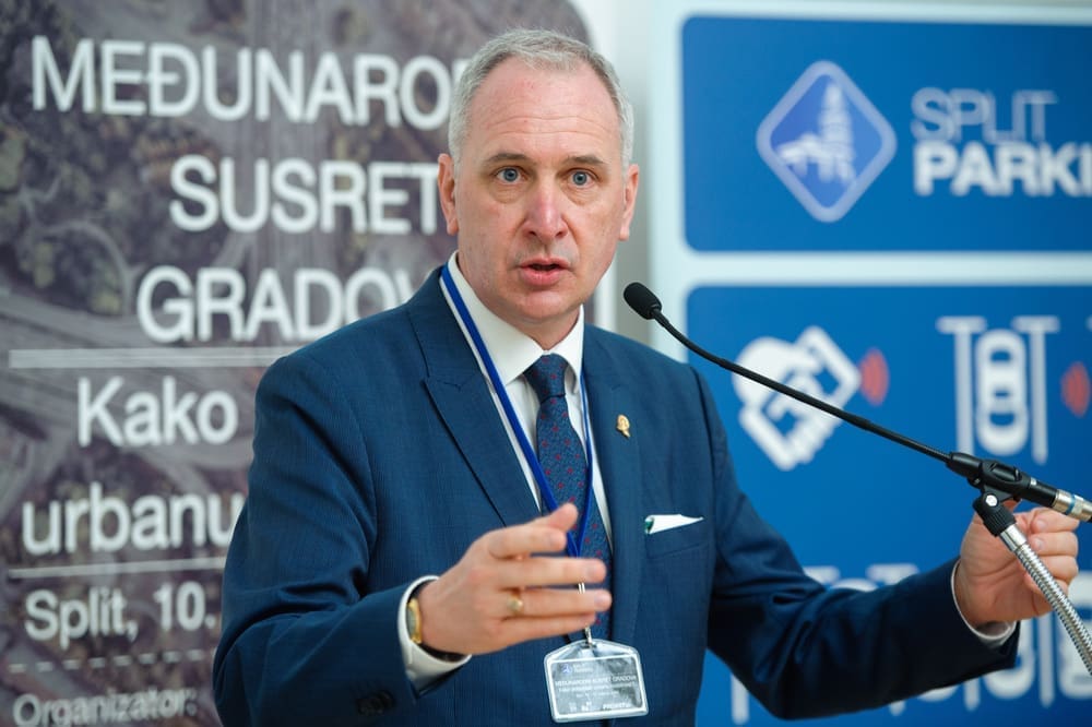 Gradonačelnik zgrožen napadom na Prometovog vozača: Zahtijevam da ovakvi napadi budu tretirani kao napadi na službenu osobu